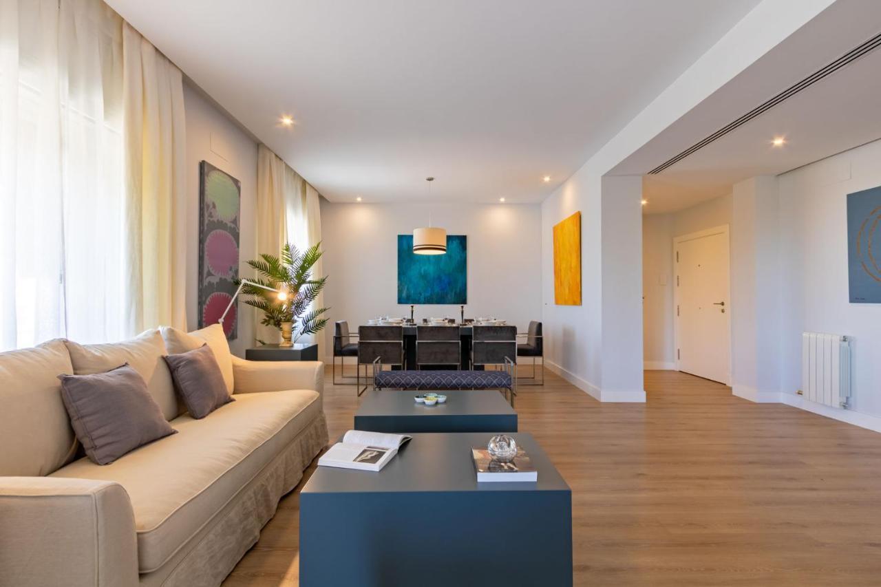Plaza De Espana Deluxe Suites By Valcambre Seville Luaran gambar